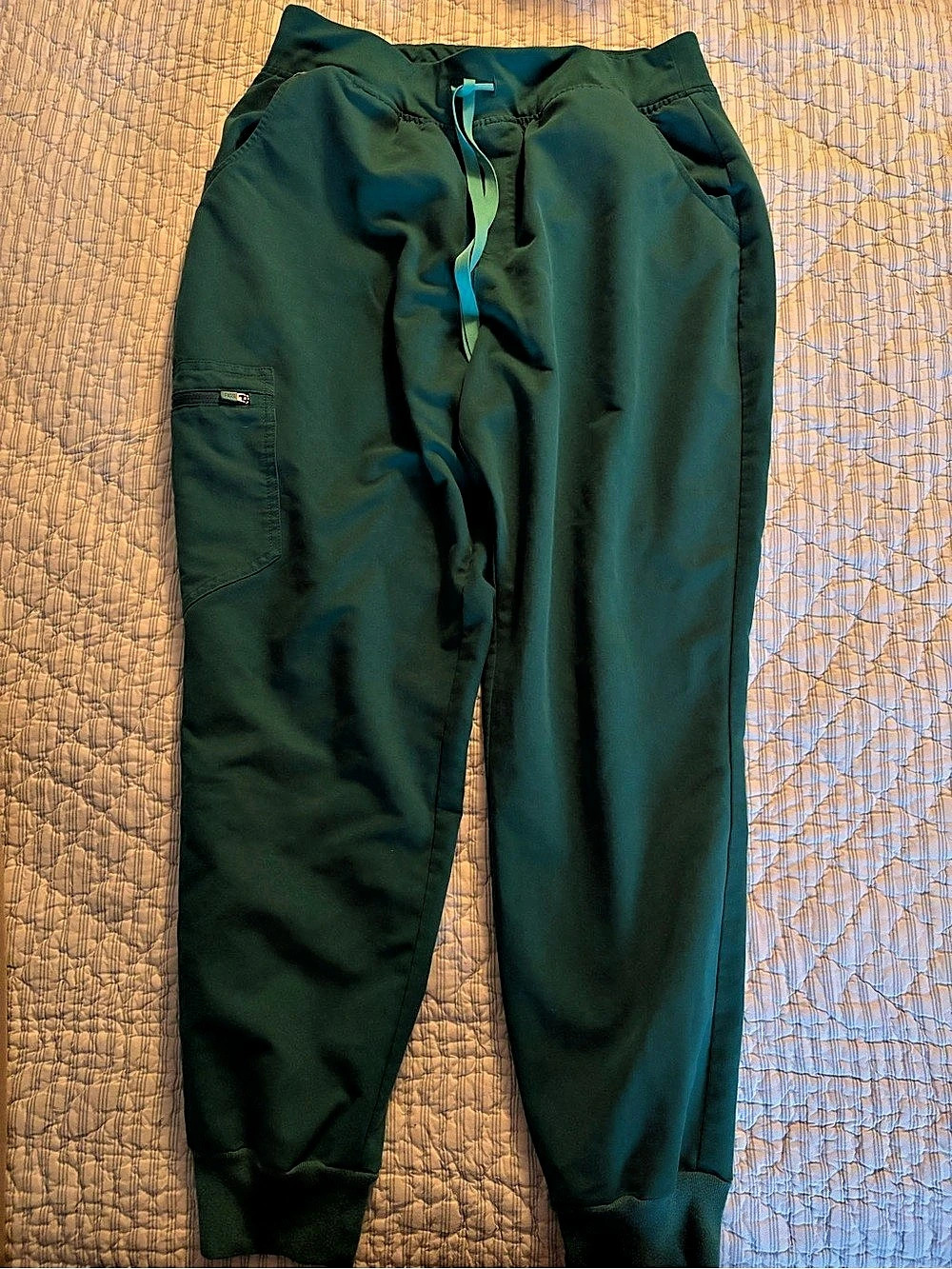 FIGS Zamora Jogger Hunter Green